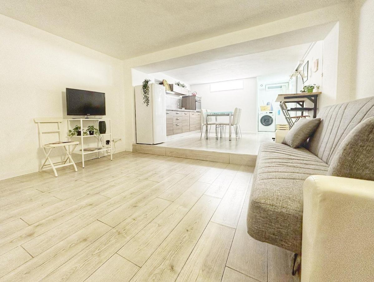 Cozy Basement Navigli Apartment